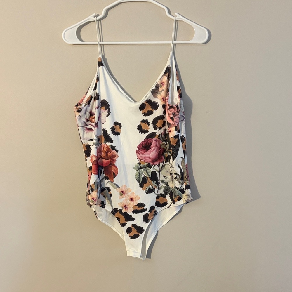 Gaze White Floral and Leopard Print Top
